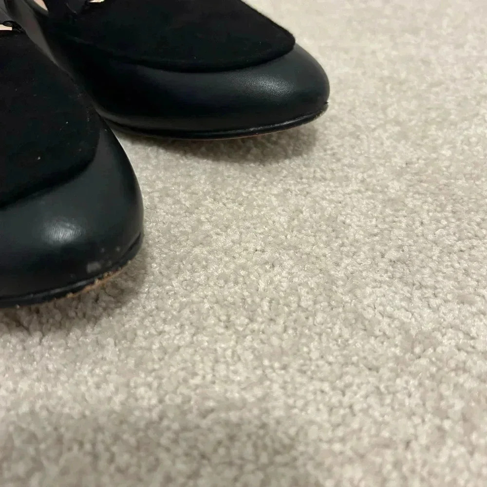 Elegant Black Loafers with Gold Accent - Picture 3 of 12
